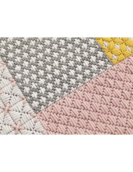 Silai Tappeto Rose 171x258 by Gan Rugs